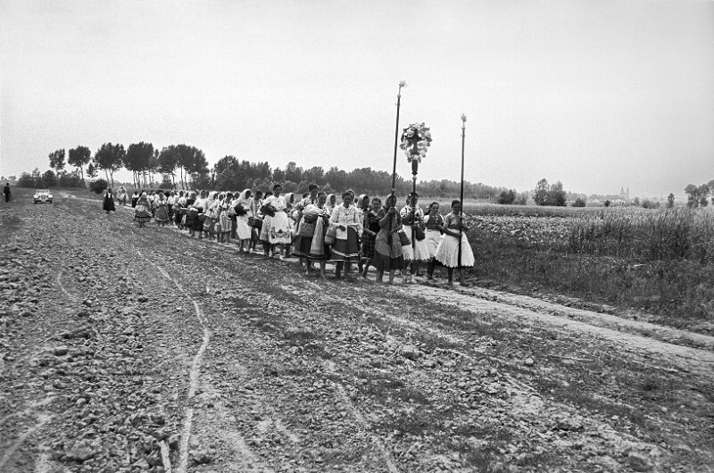 HUNGARY. Fronleichnamsprozession in Kalosca, 31. Mai 1956. Österreichischen Nationalbibliothek. https://onb.digital/result/10C6A135